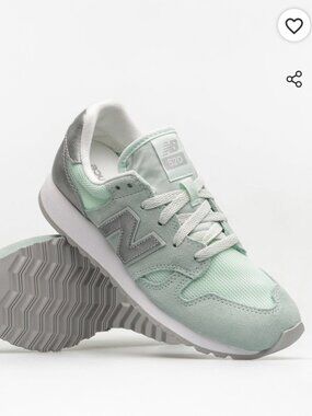 *New Balance Mint Green Sneaker